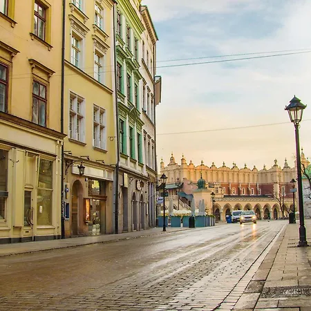 Main Square Lux 3